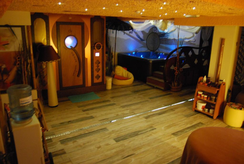2 Kitarrat Boutique Hotel & Spa Durrës 외부 사진